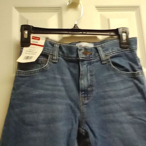 Wrangler Classic Straight Size 10 Regular Boys Blue Jeans NWT Young boys - Picture 2 of 4